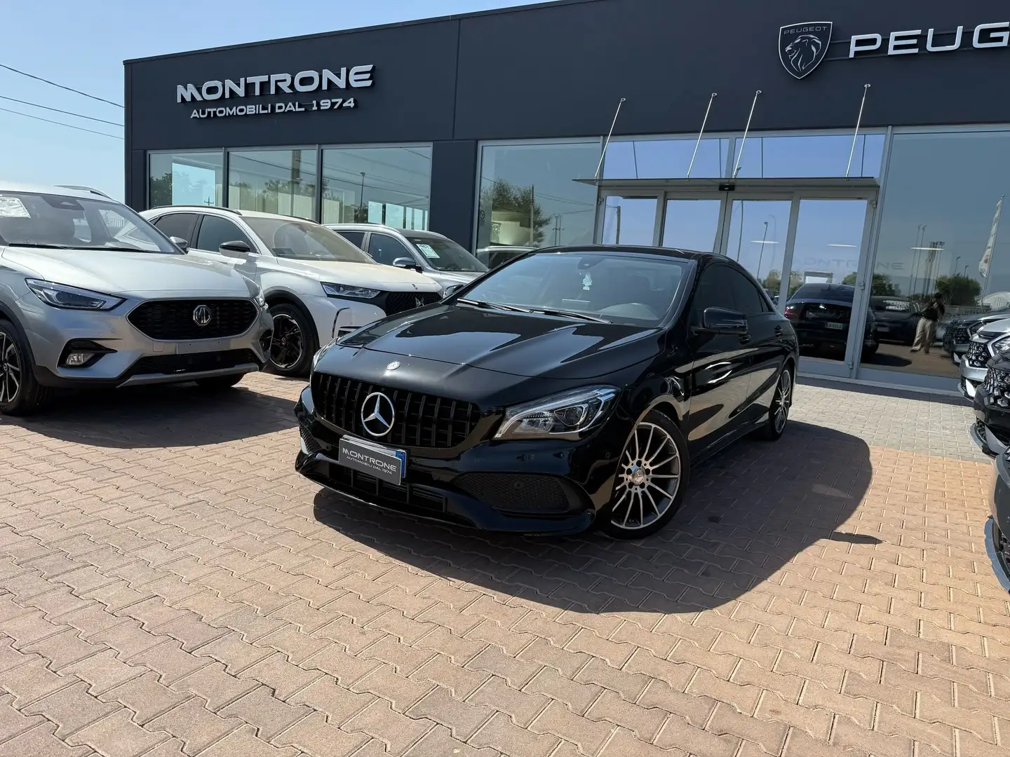 Mercedes-Benz CLA 200 CLA - C117 d Business 4matic auto FL Zwart - 1
