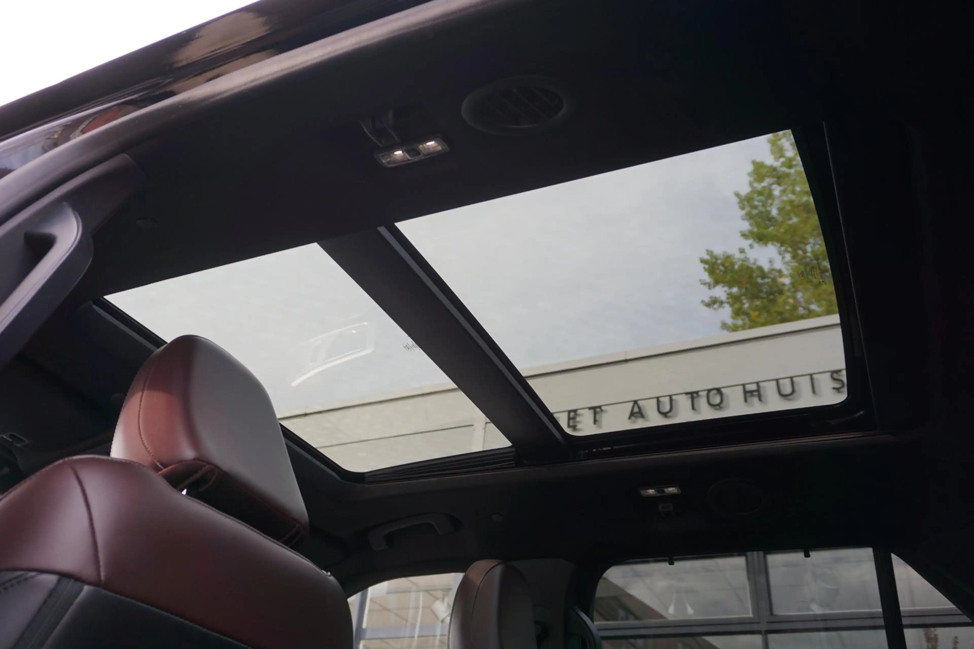 Ford Explorer 3.0 V6 EcoBoost PHEV platinum — photo 14