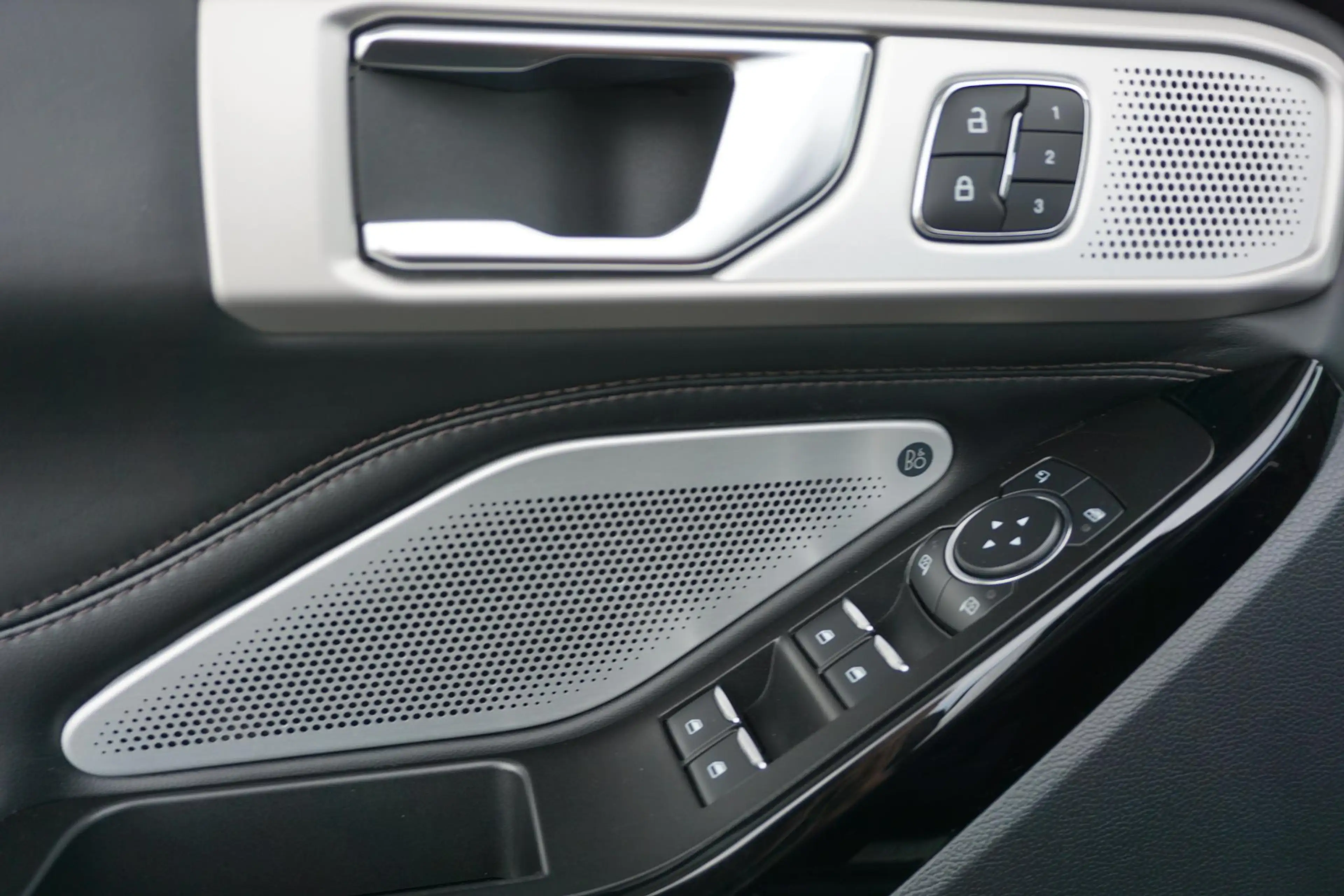 Ford Explorer 3.0 V6 EcoBoost PHEV platinum — photo 13