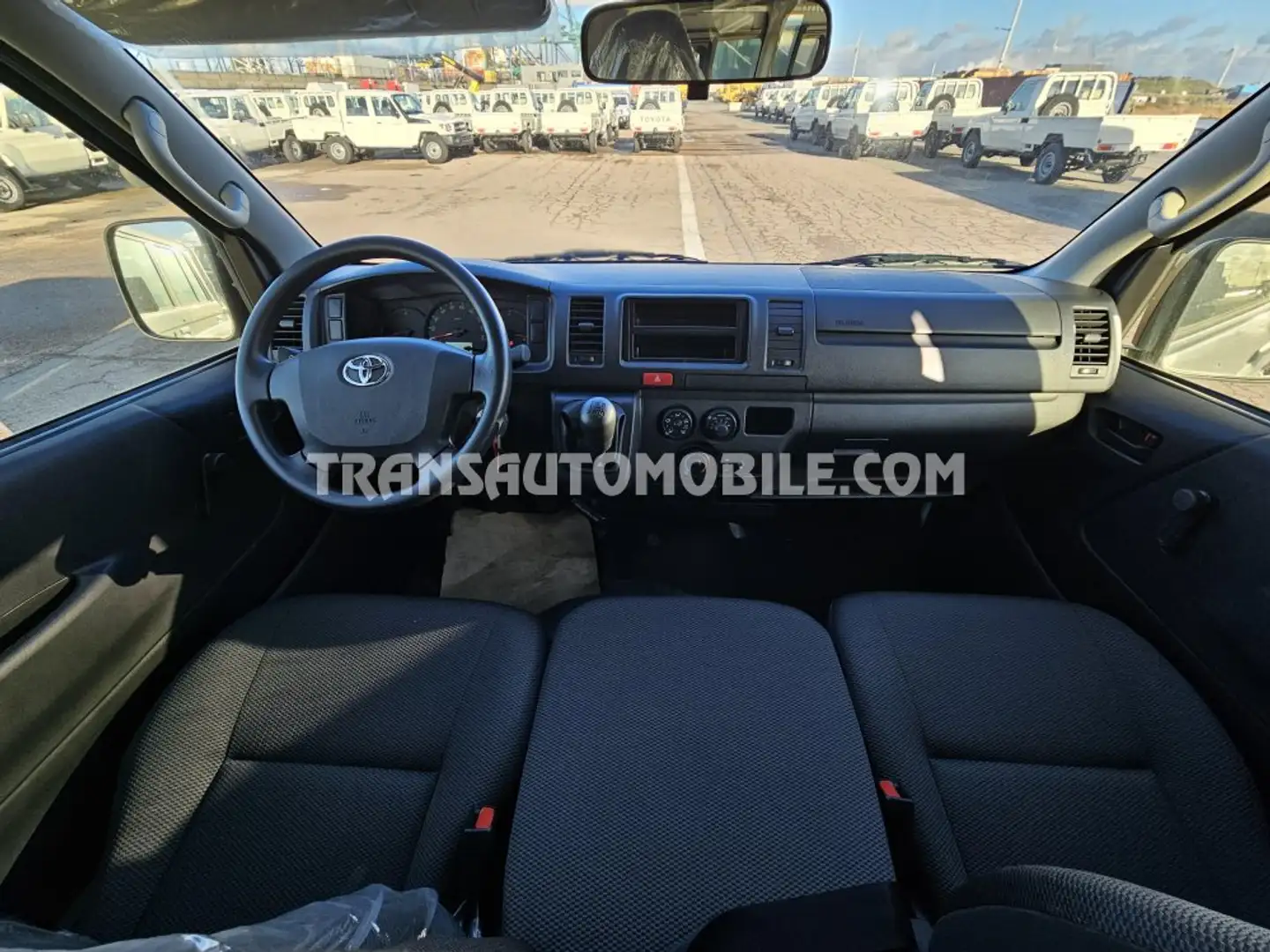 Toyota Hiace STANDARD ROOF  2.5L DIESEL - EXPORT OUT EU TROPICAL VERSION - 2