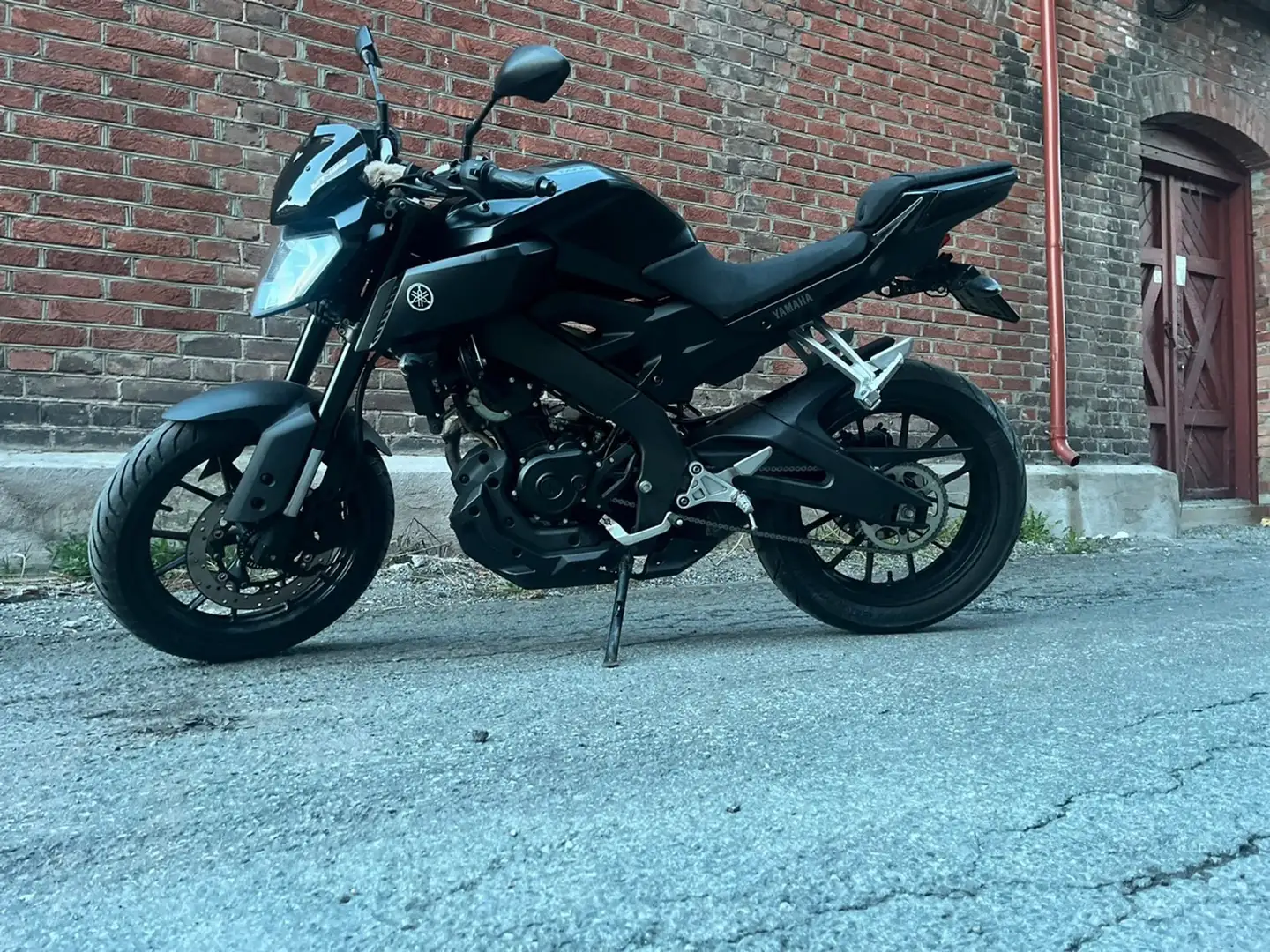 Yamaha MT-125 Negru - 1