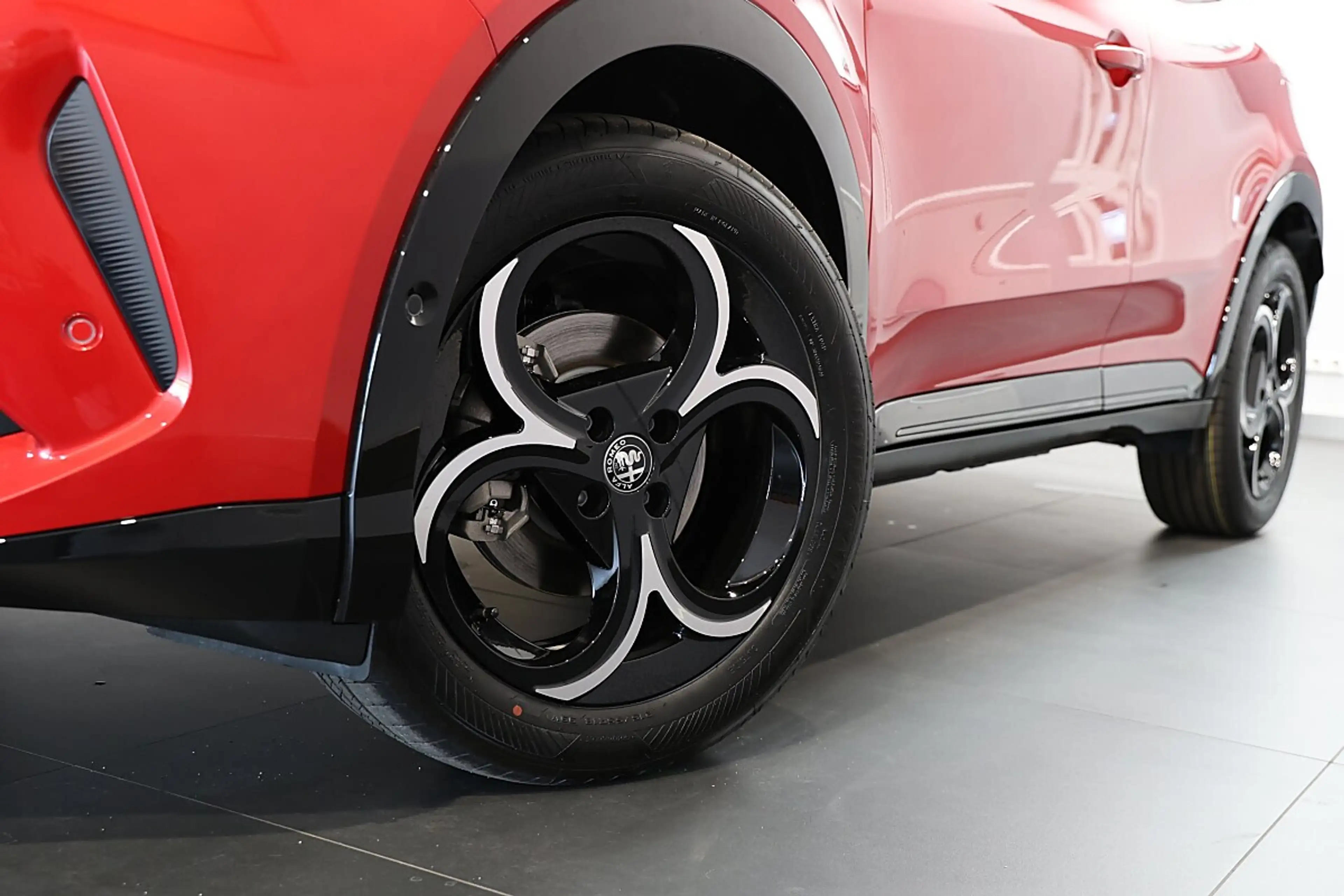 Alfa Romeo Junior Elettrica Batterie 54kWh Speciale — photo 3