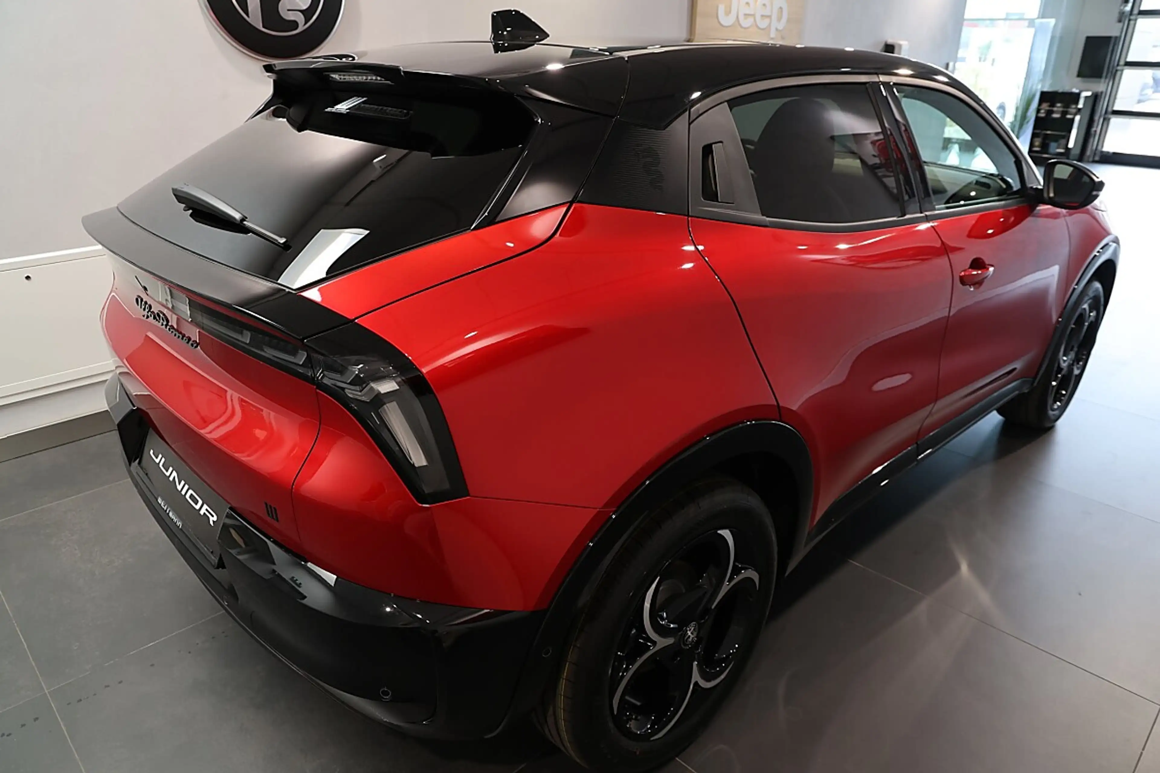 Alfa Romeo Junior Elettrica Batterie 54kWh Speciale — photo 5