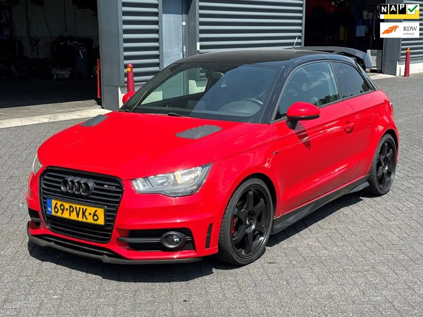 Audi A1 1.2 Tfsi 63KW 2011 Rood 3X s-line motor 172000km Rood - 1