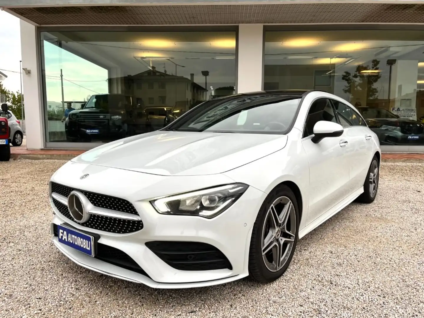 Mercedes-Benz CLA 220 d Automatic 4Matic Shooting Brake Premium AMG Bianco - 2