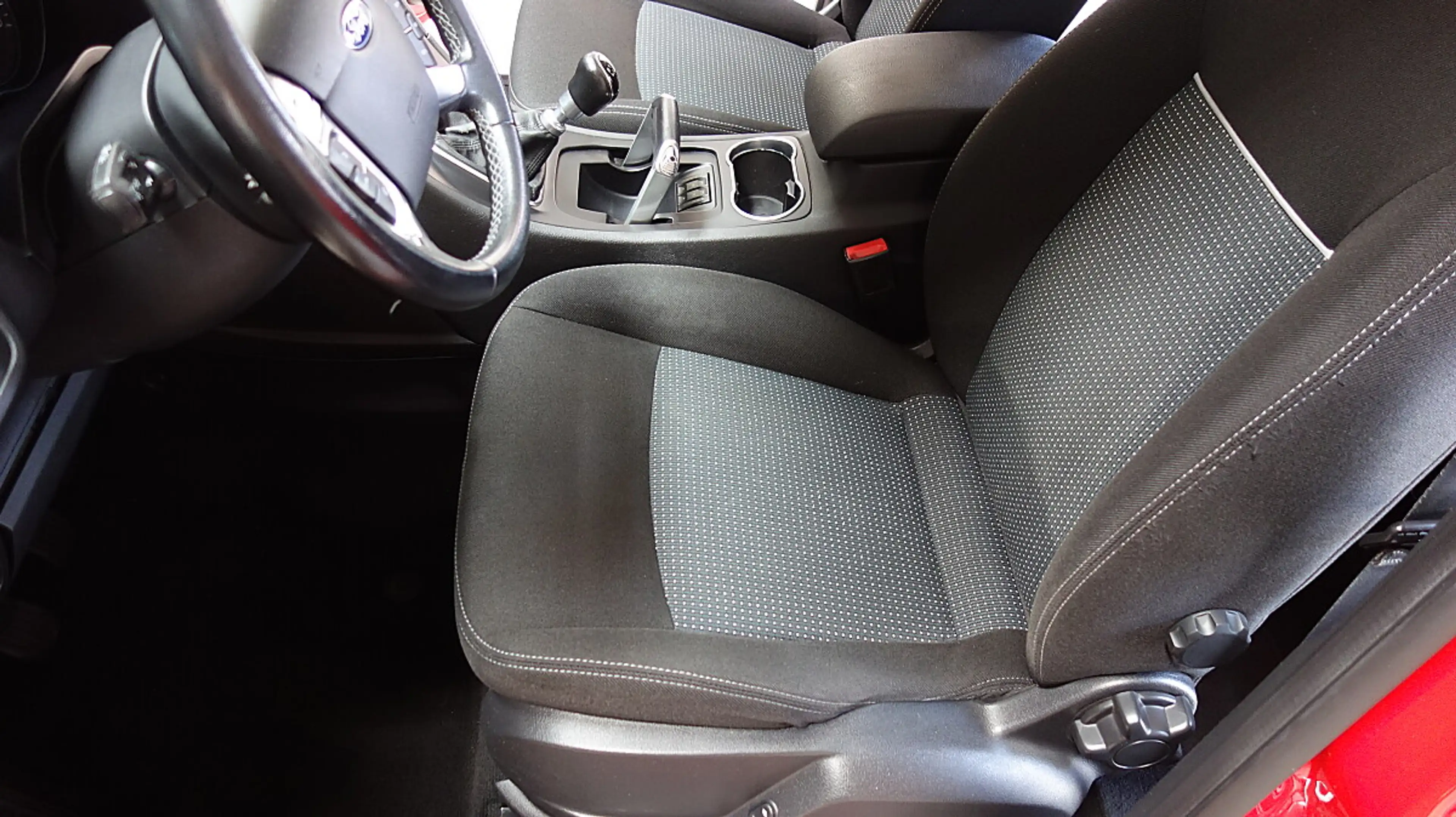 Ford Galaxy Trend 1,6 TDCi DPF Privatverkauf 06763300570 — photo 9