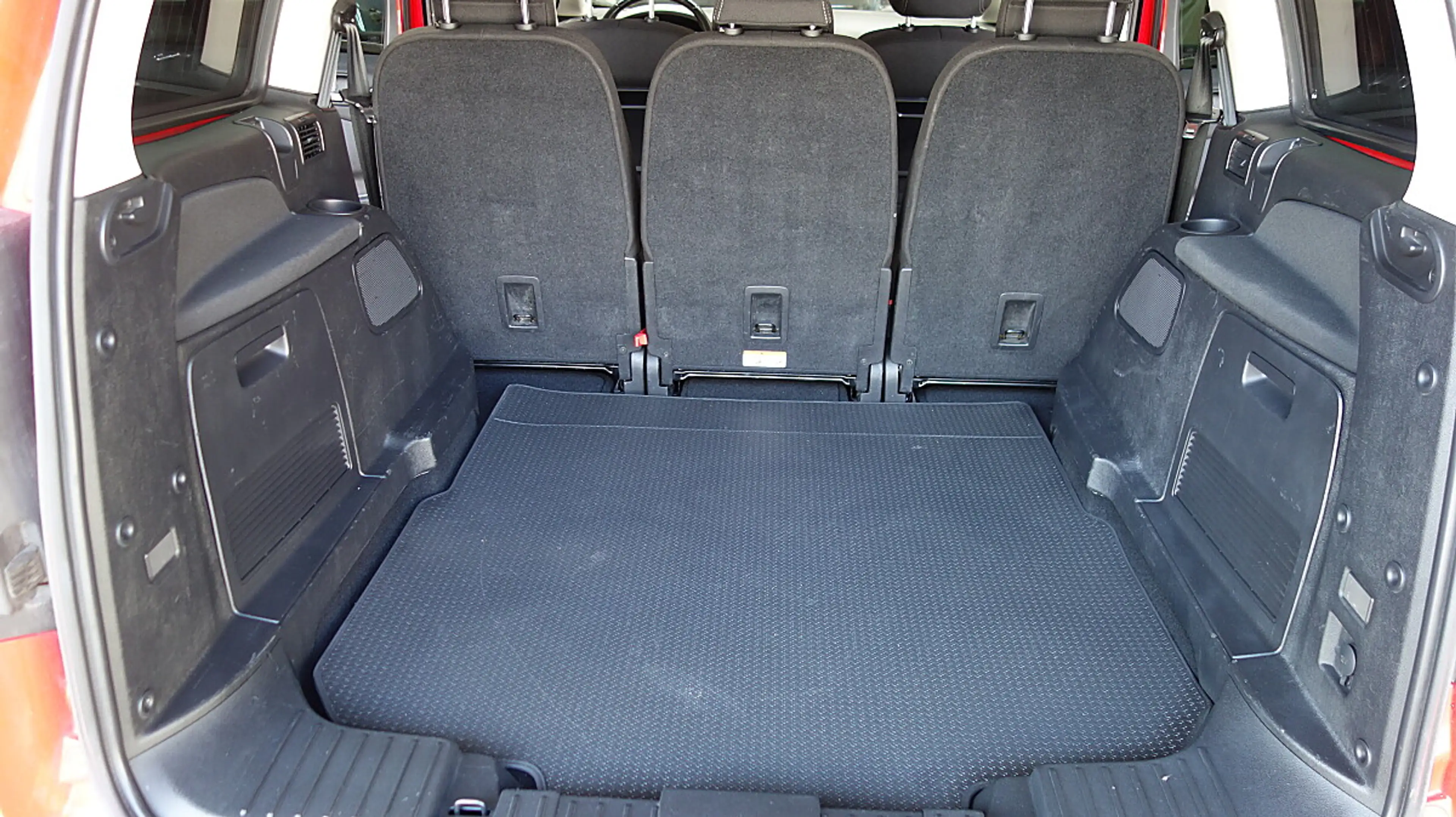 Ford Galaxy Trend 1,6 TDCi DPF Privatverkauf 06763300570 — photo 12