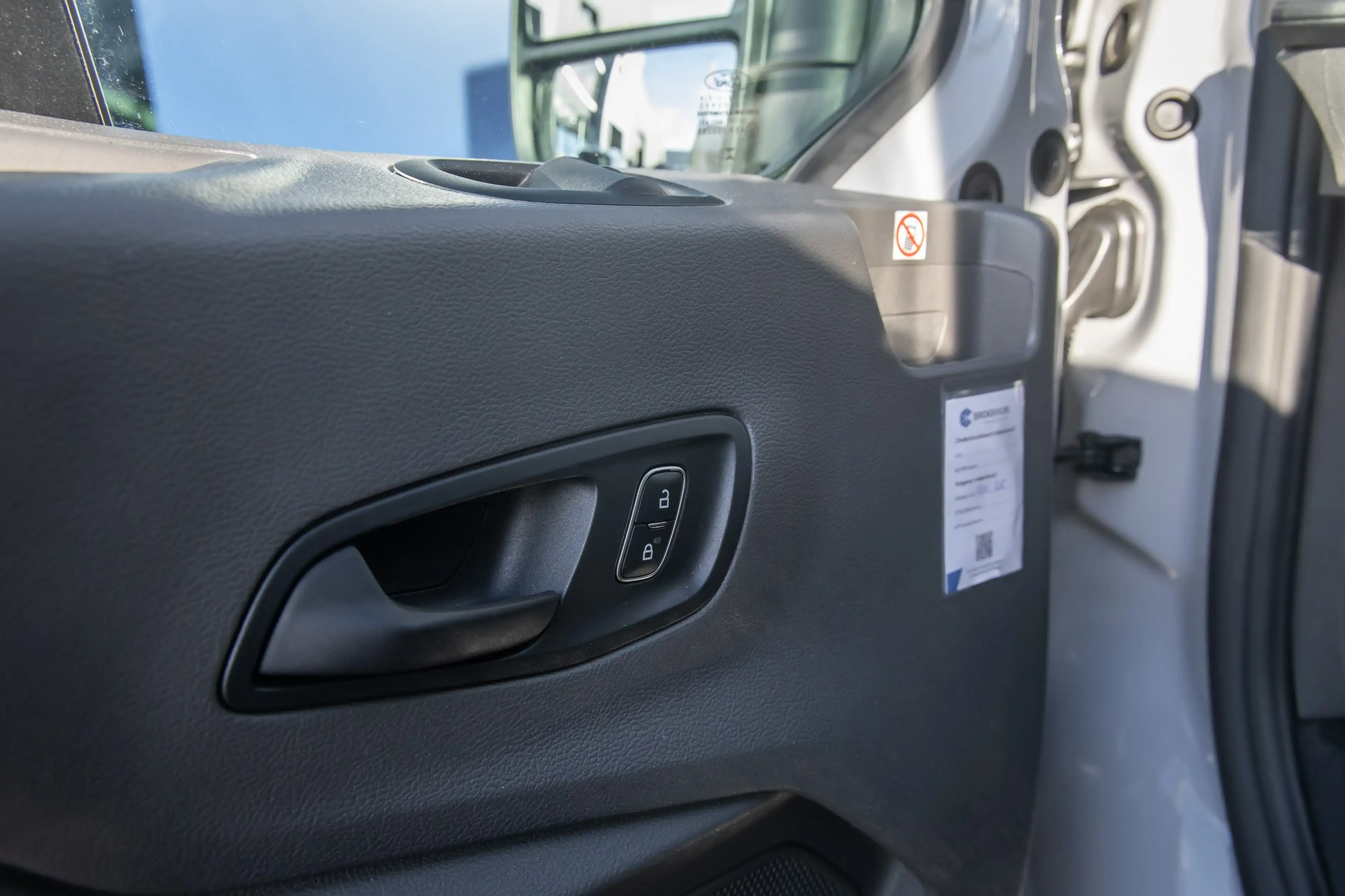 Ford E-Transit 350 L3H2 Trend 68 kWh | Apple Carplay/Android Auto — photo 13