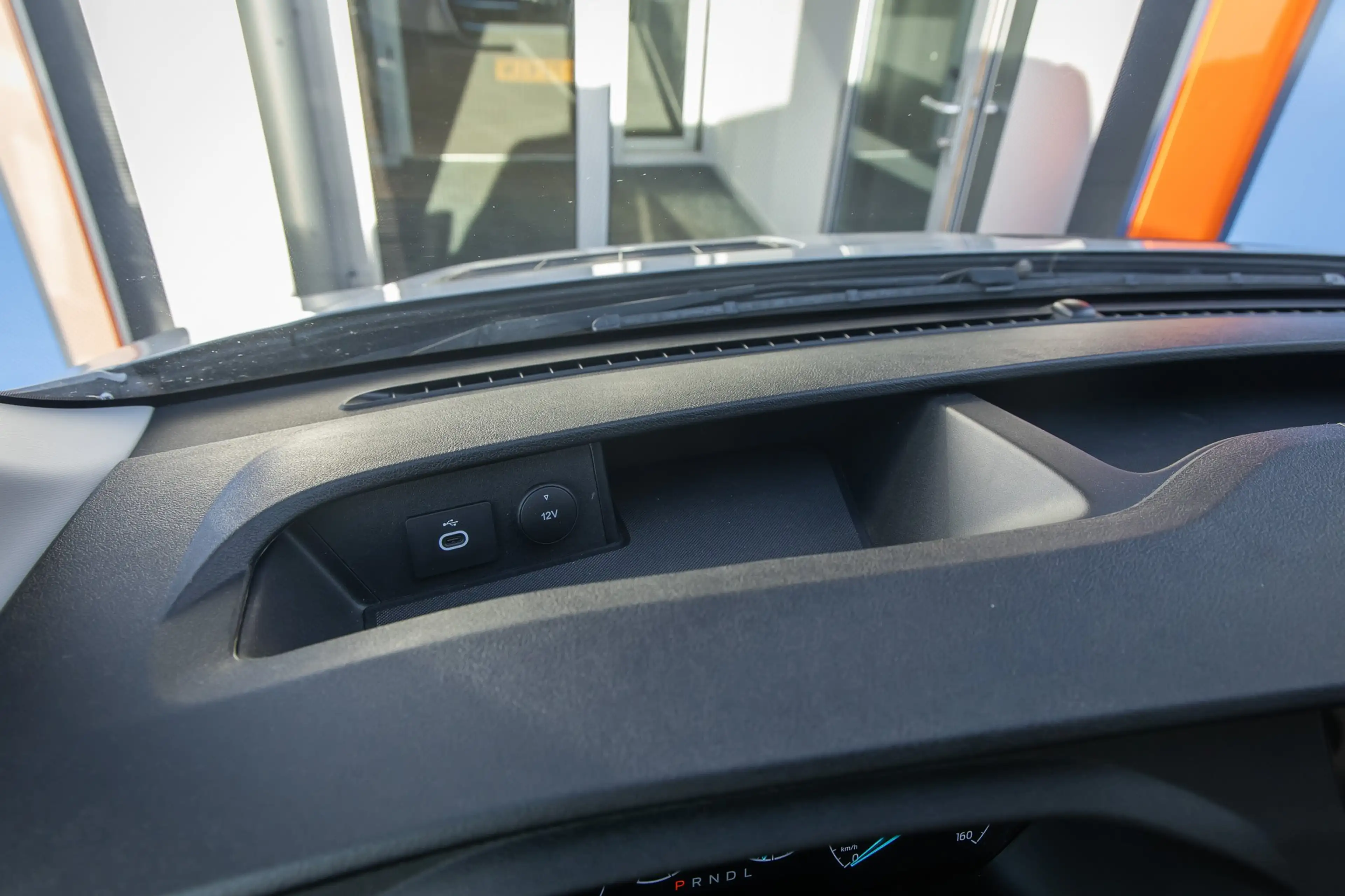 Ford E-Transit 350 L3H2 Trend 68 kWh | Apple Carplay/Android Auto — photo 23