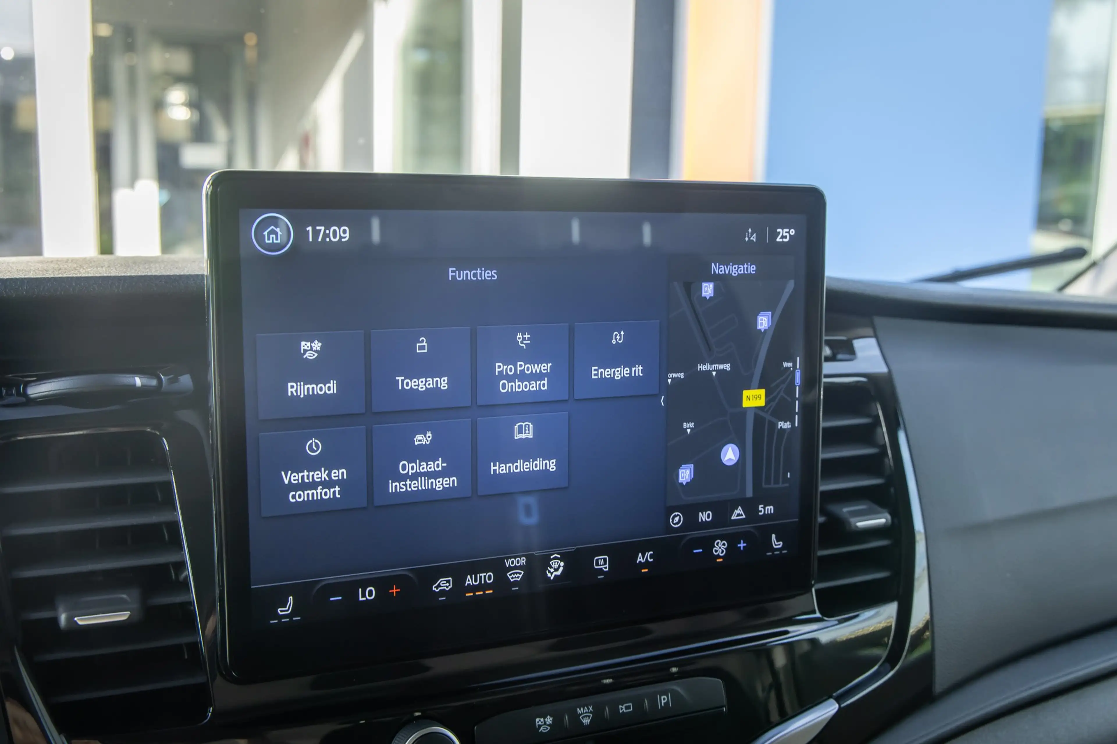 Ford E-Transit 350 L3H2 Trend 68 kWh | Apple Carplay/Android Auto — photo 31