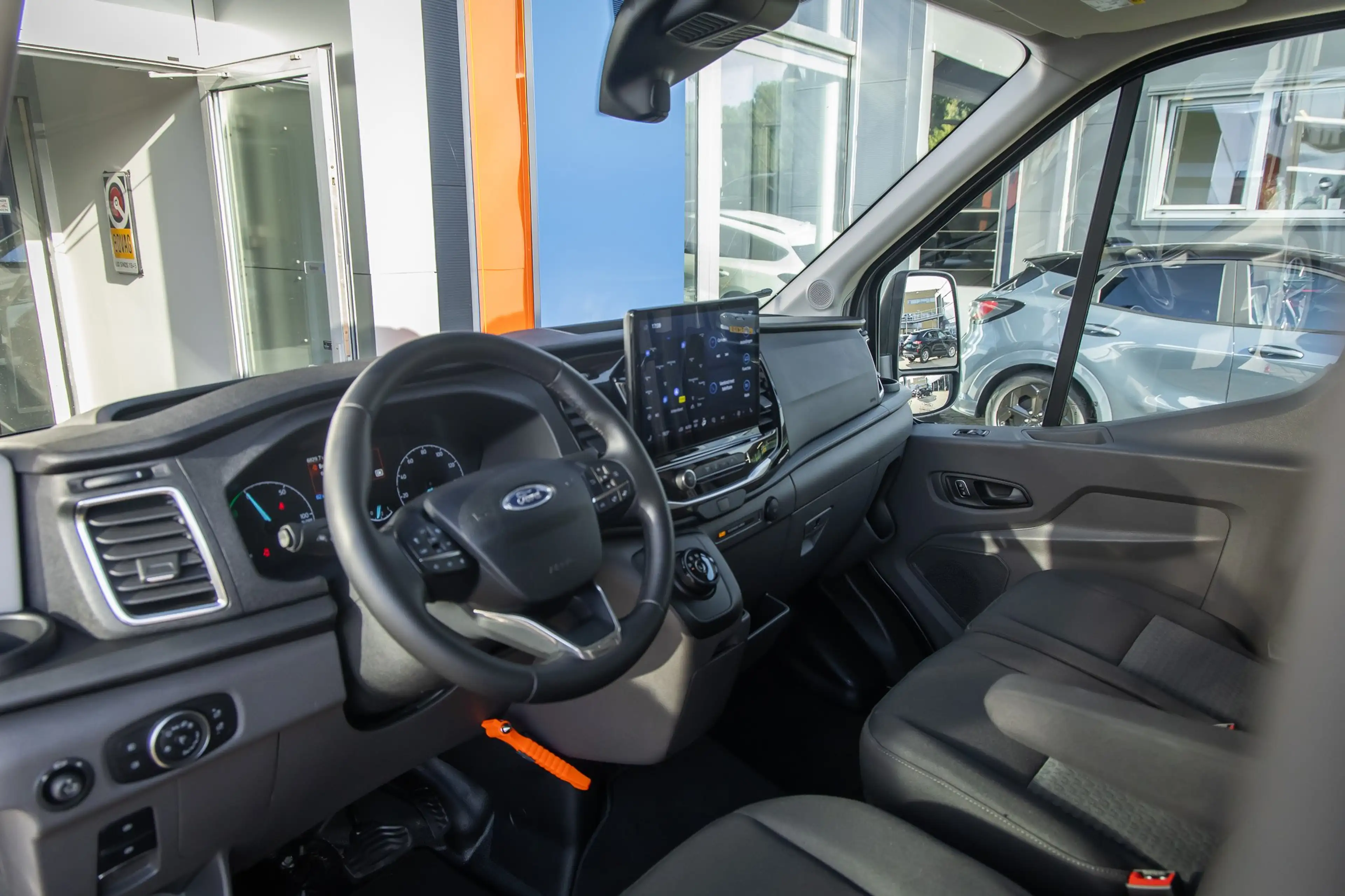 Ford E-Transit 350 L3H2 Trend 68 kWh | Apple Carplay/Android Auto — photo 2