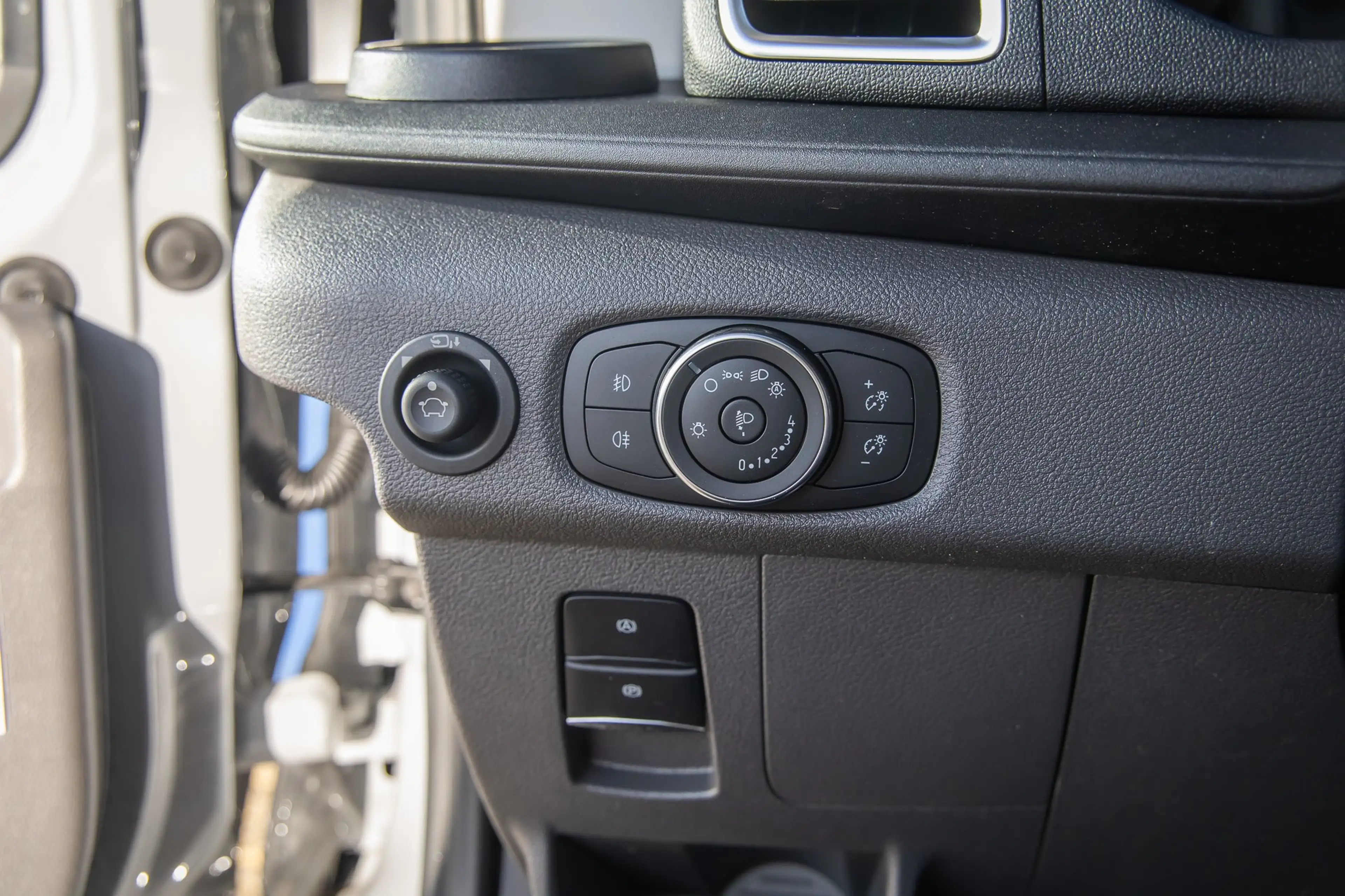 Ford E-Transit 350 L3H2 Trend 68 kWh | Apple Carplay/Android Auto — photo 15