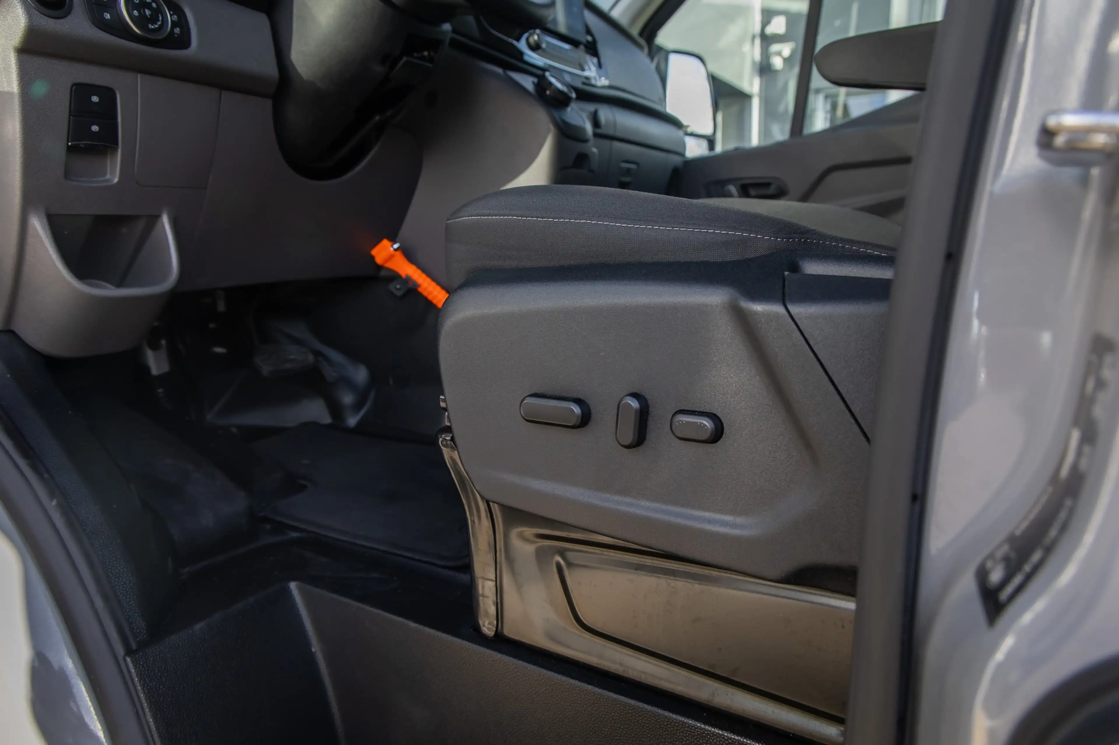 Ford E-Transit 350 L3H2 Trend 68 kWh | Apple Carplay/Android Auto — photo 17