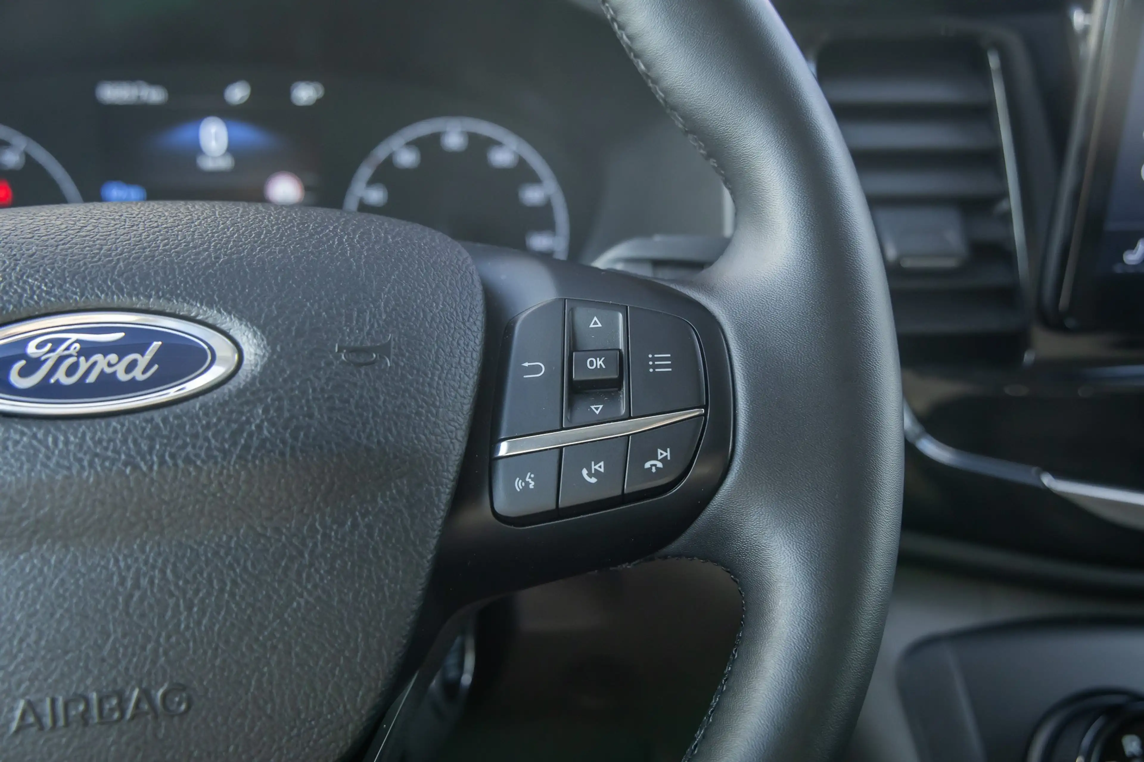 Ford E-Transit 350 L3H2 Trend 68 kWh | Apple Carplay/Android Auto — photo 21