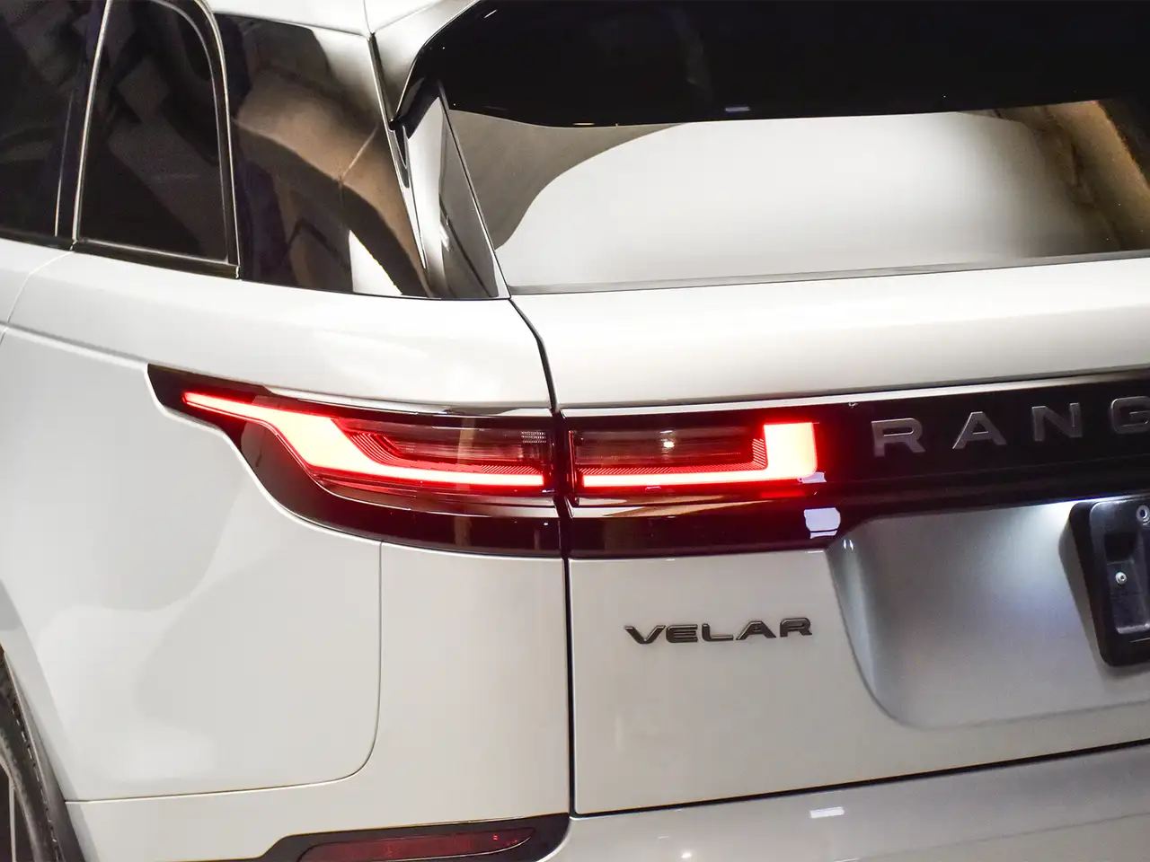 Land Rover Range Rover Velar снимка Land Rover Range Rover Velar