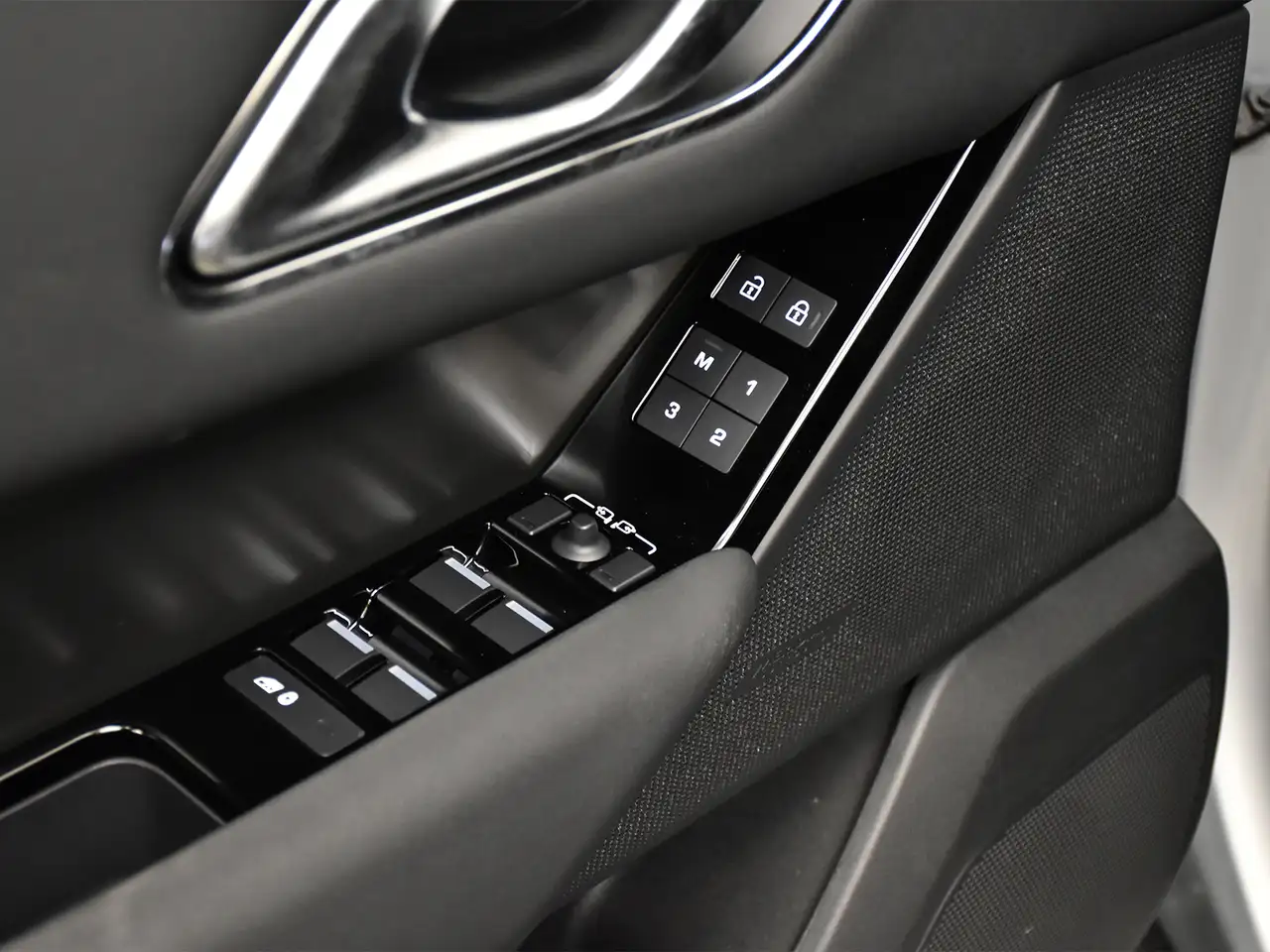 Land Rover Range Rover Velar снимка Land Rover Range Rover Velar