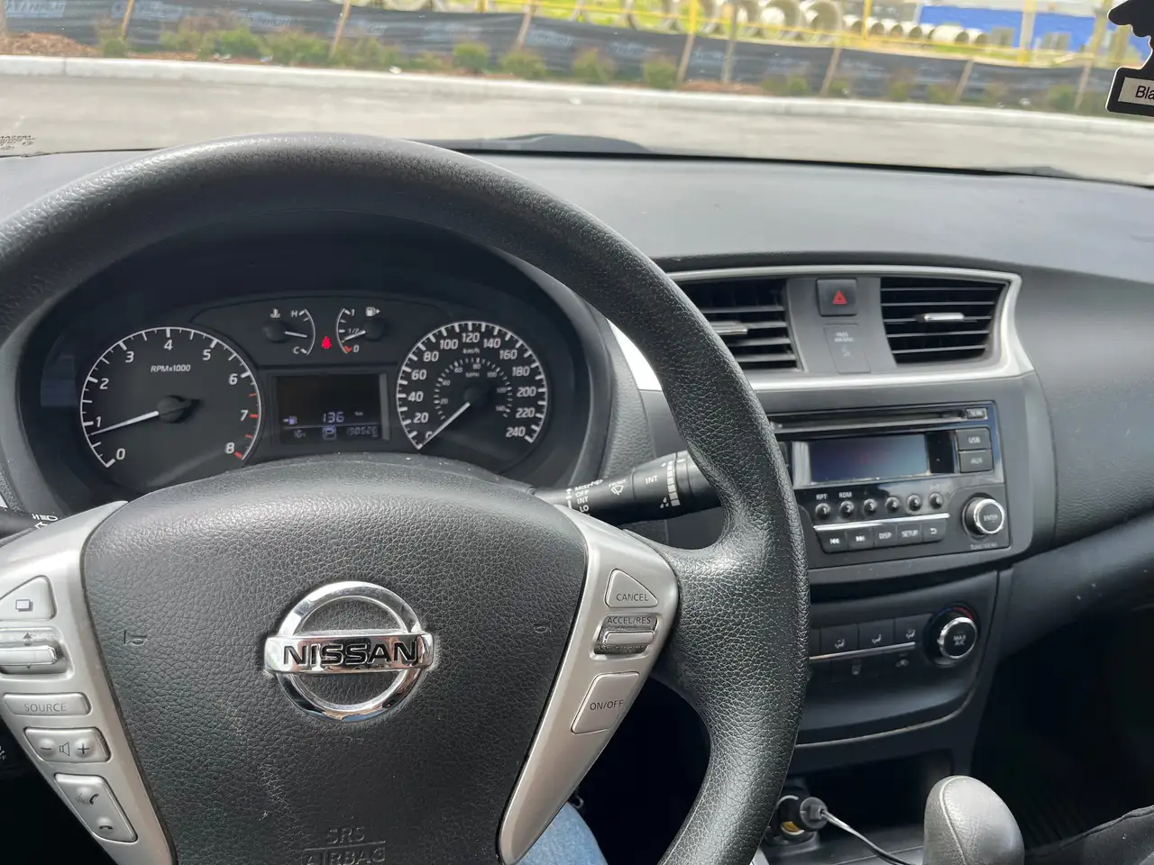 Nissan Sentra снимка Nissan Sentra
