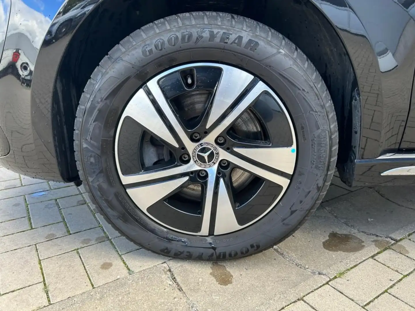 Mercedes-Benz EQV 300 LED+MBUX+ARMATIC+PANO Zwart - 2