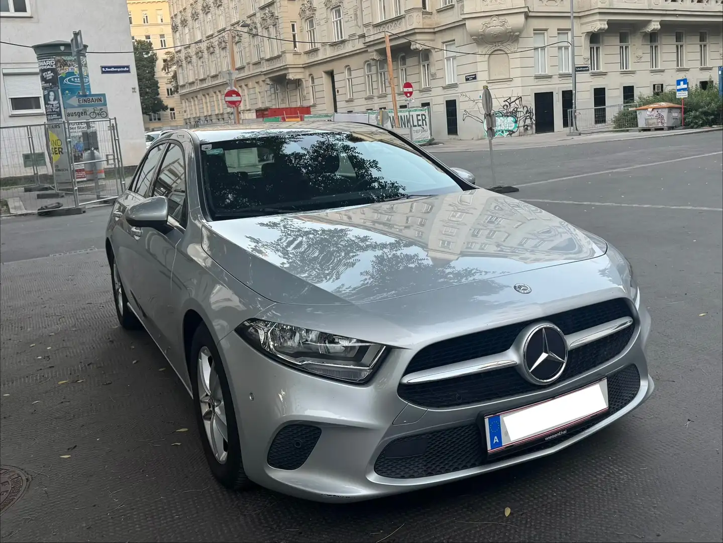 Mercedes-Benz A 180 A 180 d Aut. Silber - 1