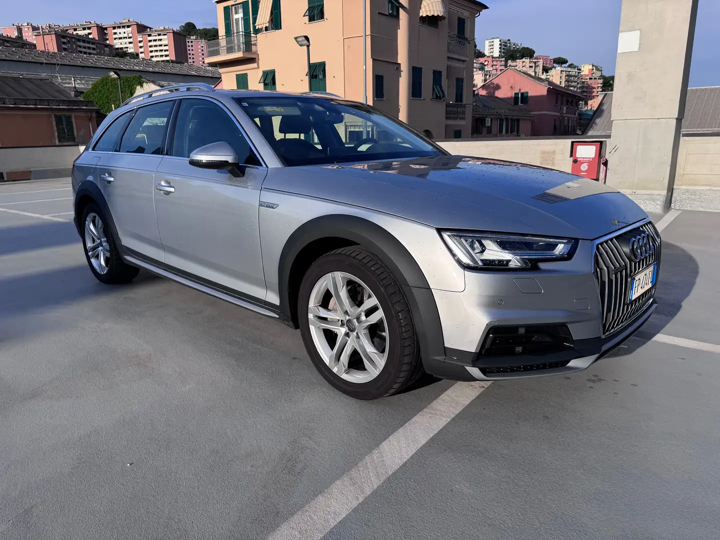 Audi A4 allroad A4 Allroad 40 2.0 tdi Business 190cv s-tronic my16 Stříbrná - 1