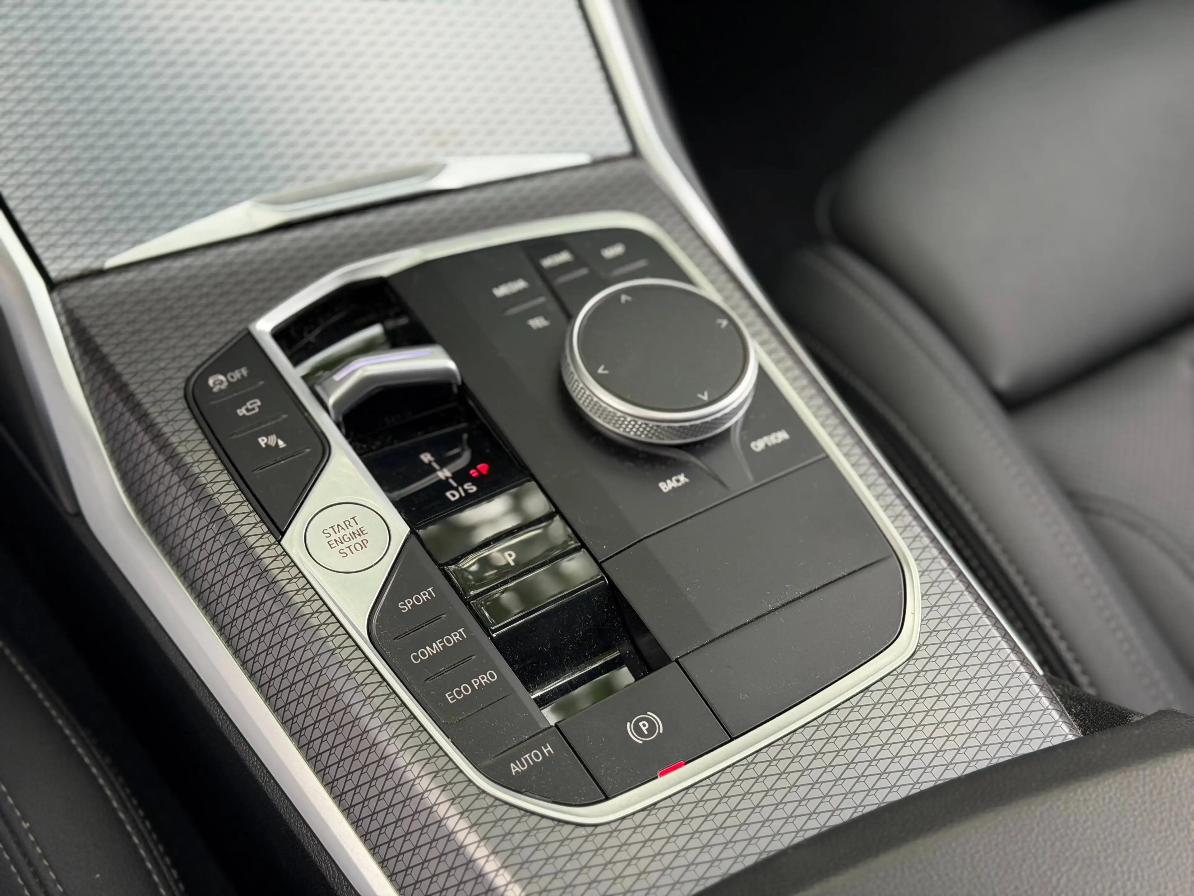 BMW 318 dA Touring MHEV 150cv - M Sport Pro - Toit ouvrant — photo 15