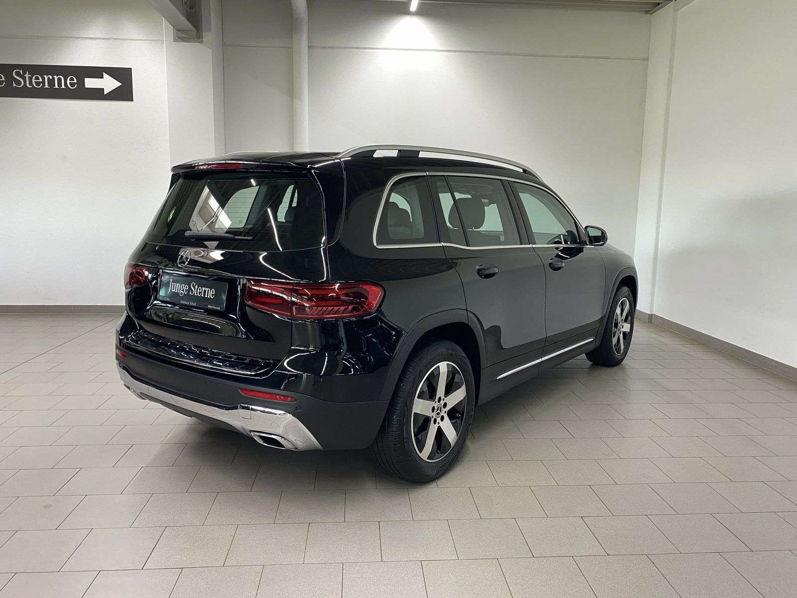 Mercedes-Benz GLB 180