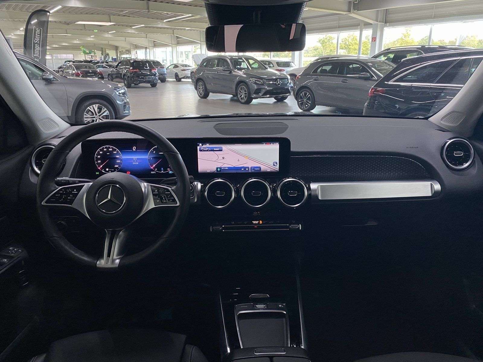 Mercedes-Benz GLB 180