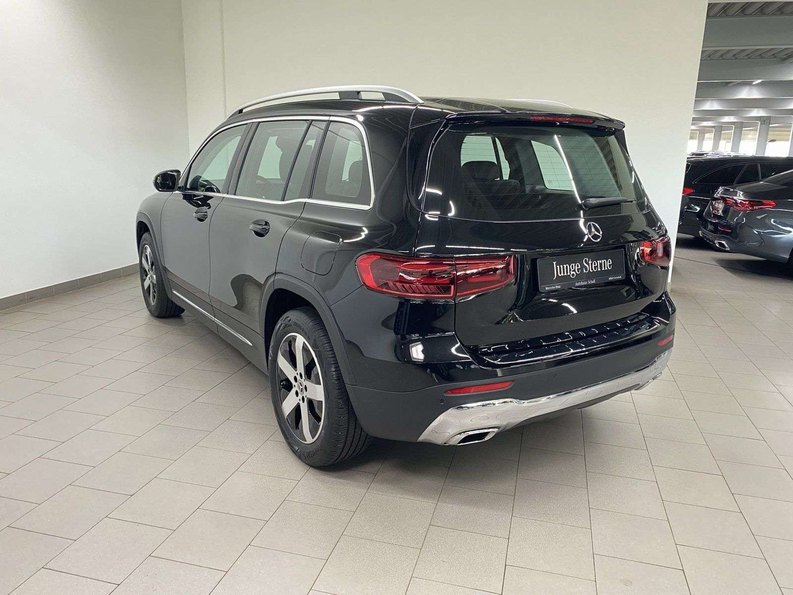 Mercedes-Benz GLB 180