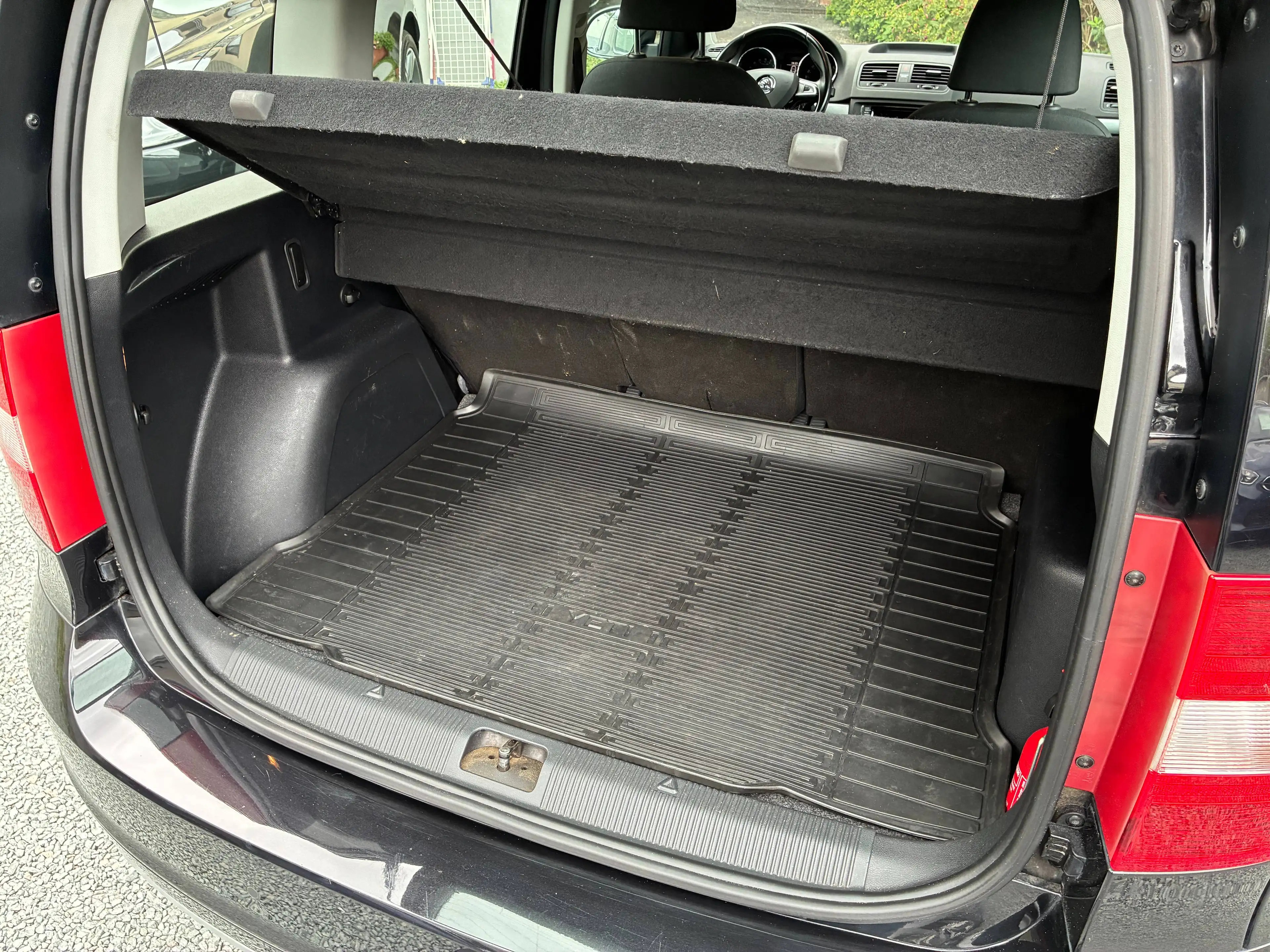 Skoda Yeti Yeti 1.6 CR TDi GreenLine Edition — photo 9
