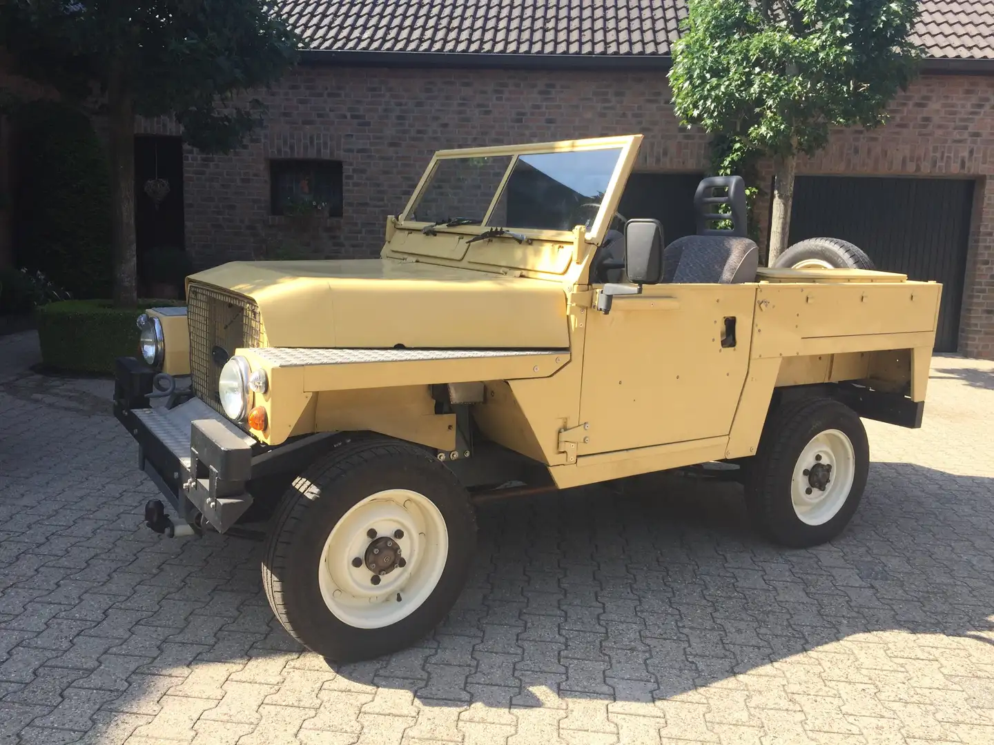 Land Rover Series LIGHTWEIGHT Beige - 2