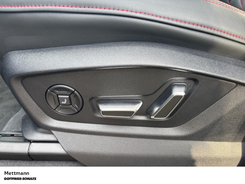 Audi Q8 SUV TFSI e 2 x S-LINE PANO B&O HUD BLACK HUD — photo 12