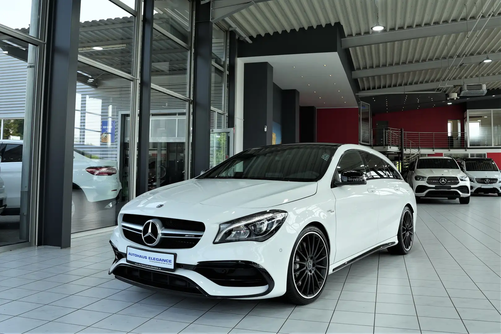 Mercedes-Benz CLA 45 AMG 4Matic*SPORTABGAS*LED*H&K*PANO*19"LM* Weiß - 1