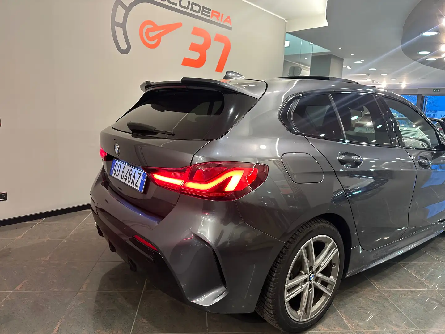 BMW 116 116d Msport auto Gri - 2