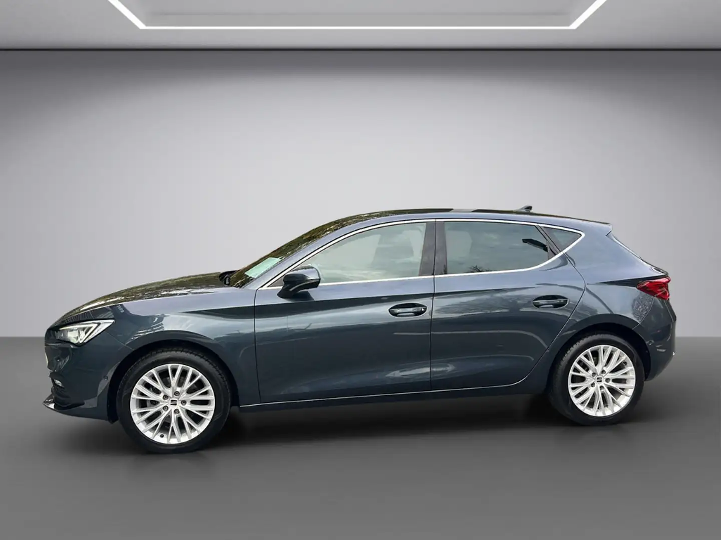 SEAT Leon 1.5TSI Xcellence KLIMA PDC SHZ ACC LED Gris - 2