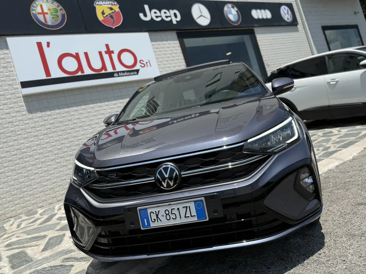 Volkswagen Taigo 1.0 tsi R-Line 110cv dsg TETTO FULL! Grigio - 2