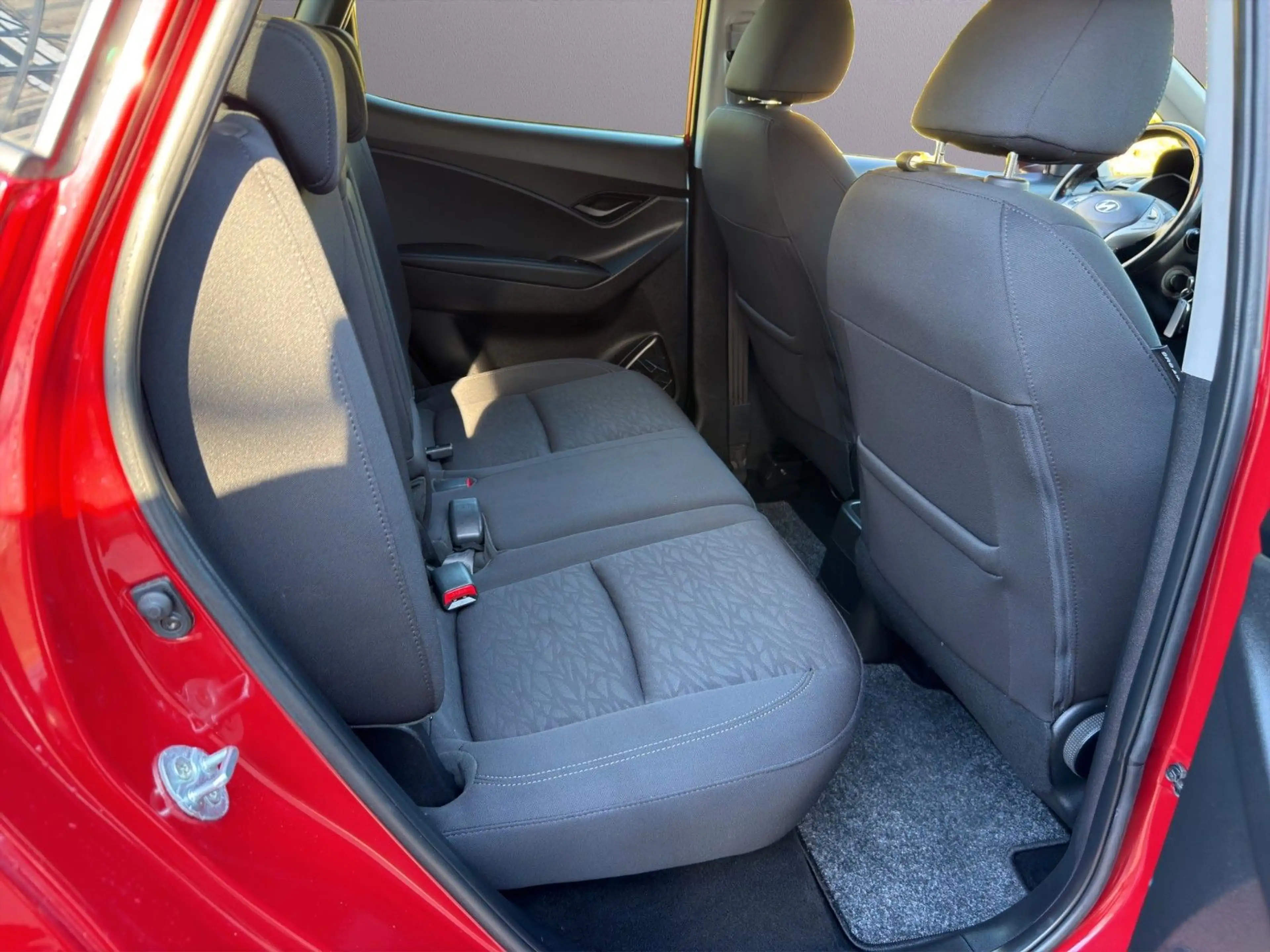 Hyundai iX20 Space 1.Hand/Automatik/AHK — photo 12