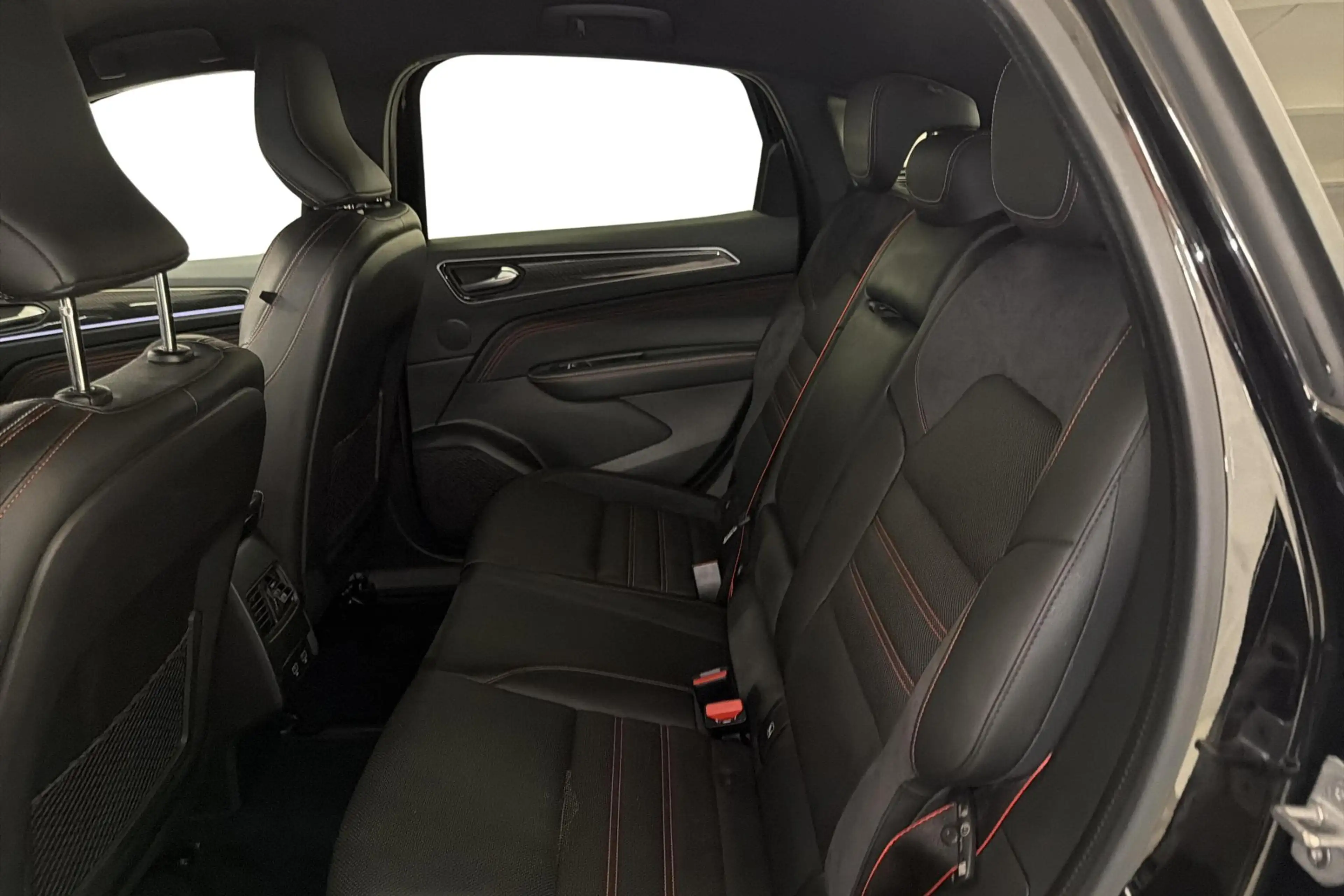 Renault Arkana TCe MHEV 140 EDC R.S.Line — photo 7
