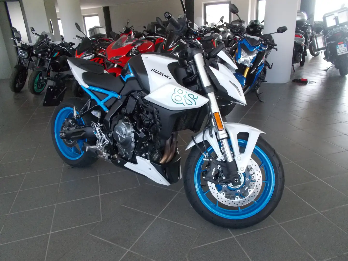 Suzuki GSX 8S Bílá - 1