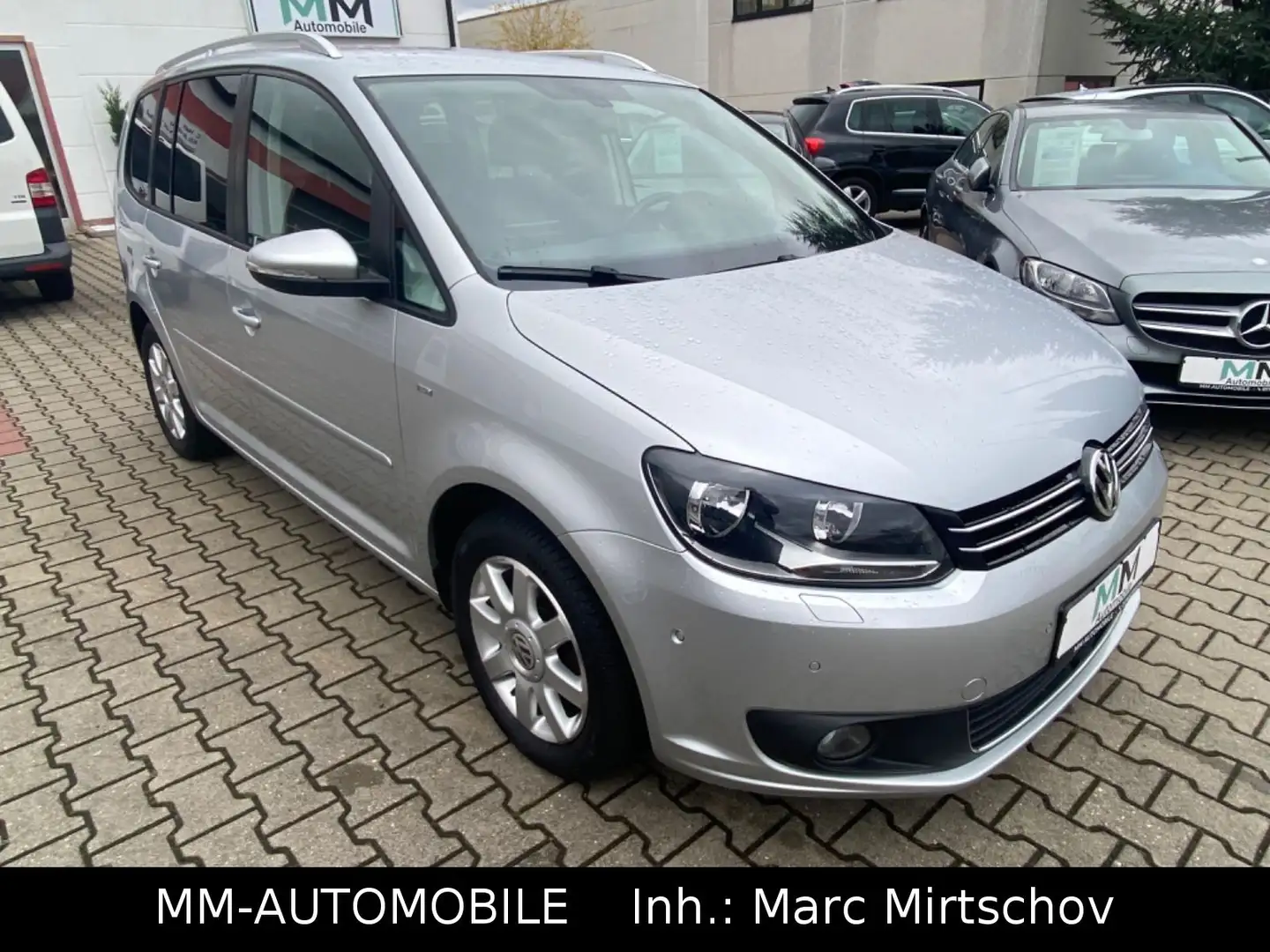 Volkswagen Touran 1.6 TDI Cup-2.HAND-NAVI-7.SITZER-PDC-SHZ Silber - 1