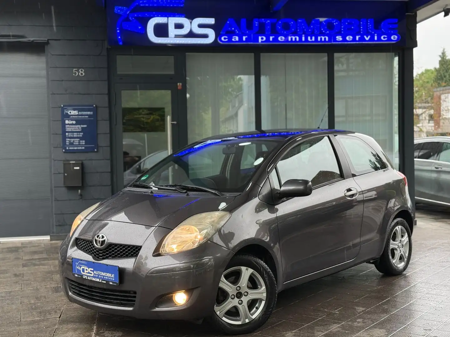 Toyota Yaris Sol | 6-Gang | Gris - 1