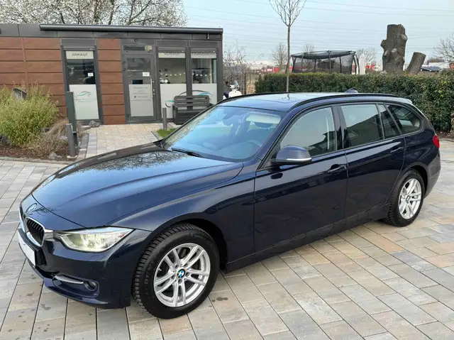 BMW 320 320 d xDrive *Pano*Navi*Xenon*AHK*PDC*