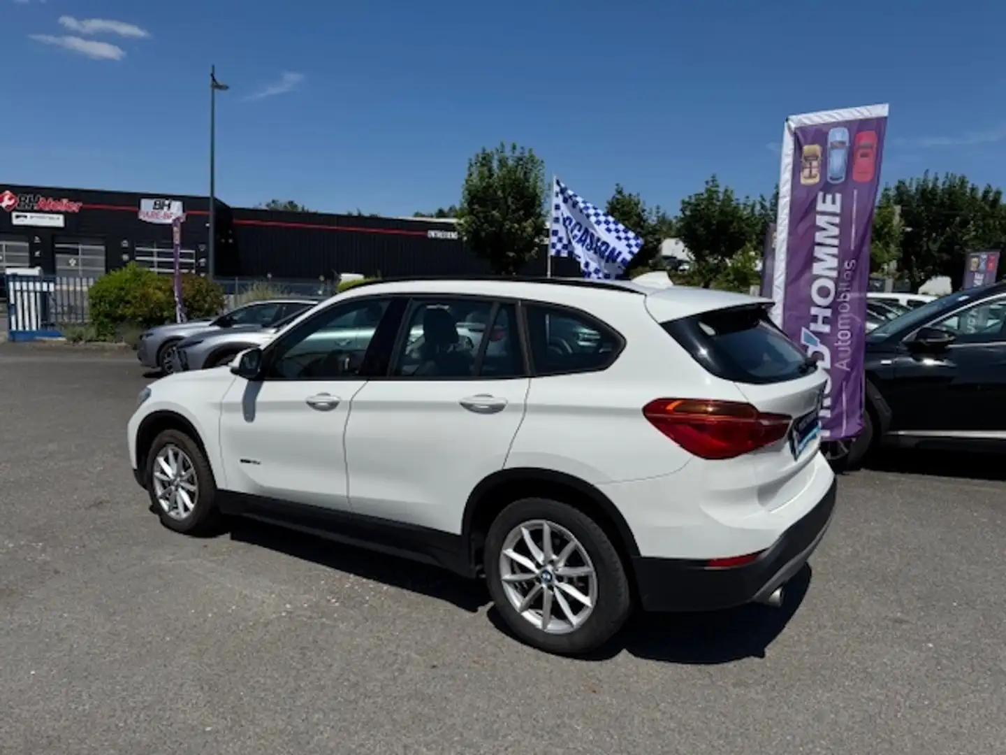 BMW X1 (F48) SDRIVE16D 116CH LOUNGE Blanc - 2