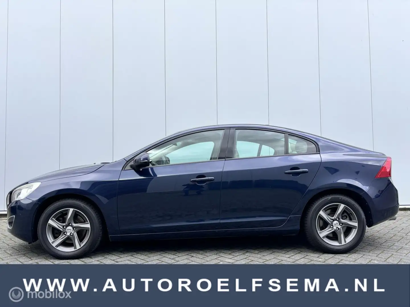 Volvo S60 1.6 T4 Kinetic | Leer | Driver Support Blauw - 1