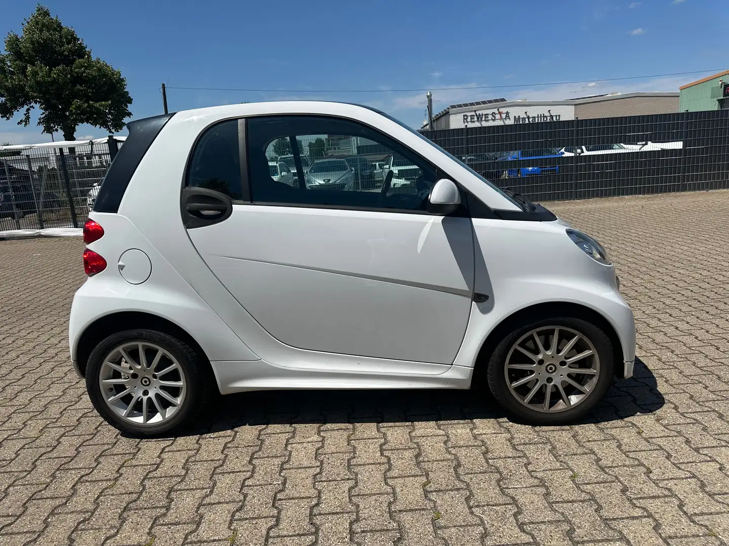 smart forTwo Micro Hybrid Drive 52kW (451.380) Weiß - 2