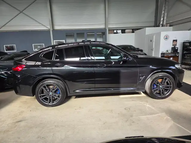 BMW X4 M view 9
