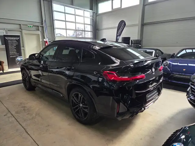 BMW X4 M view 14
