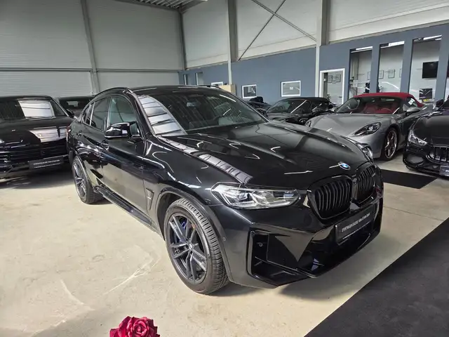 BMW X4 M view 8