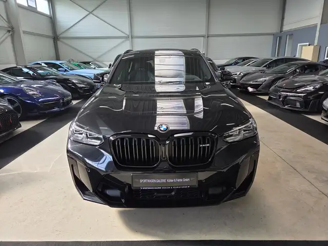 BMW X4 M view 3