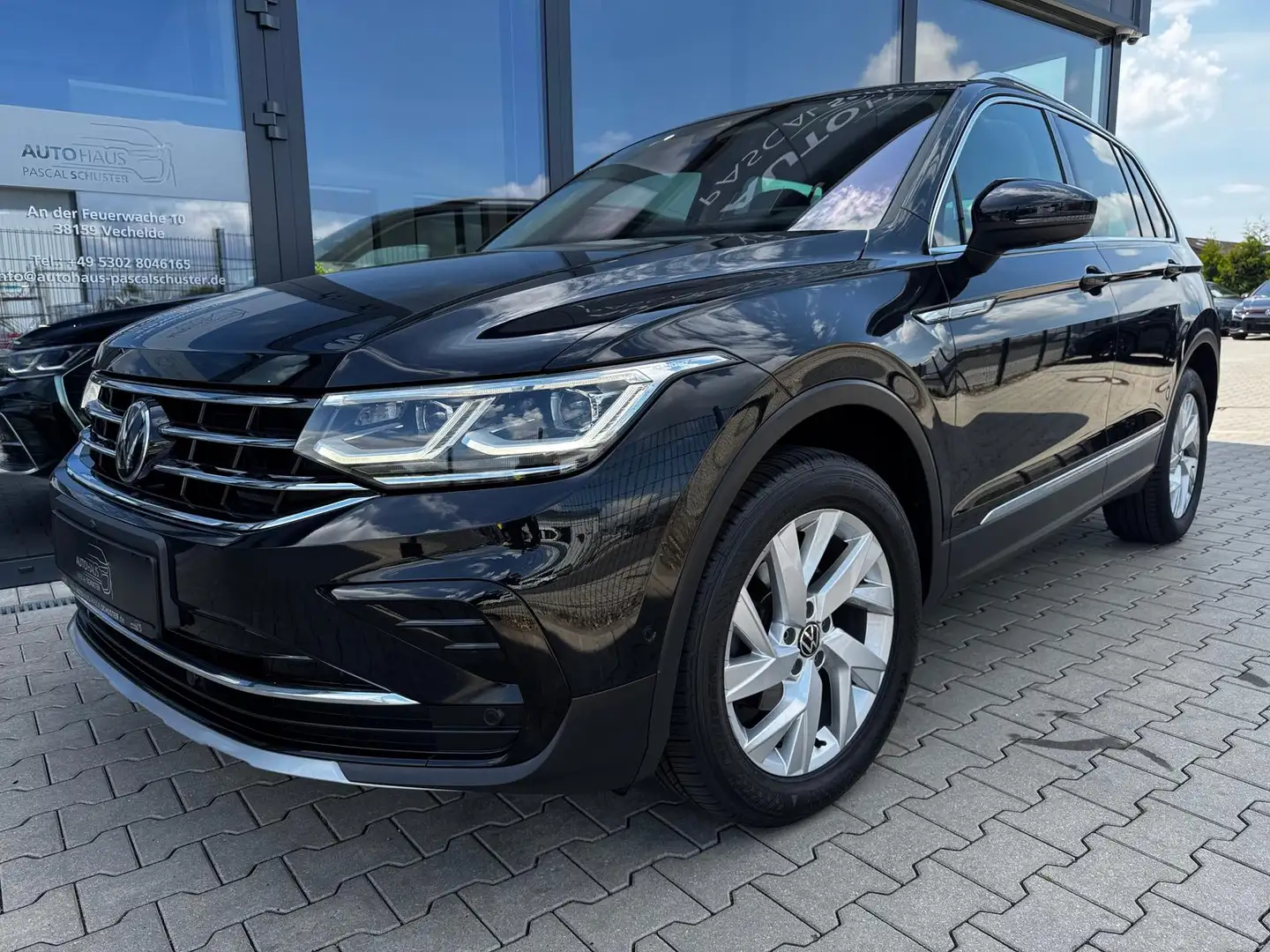 Volkswagen Tiguan Elegance 4Motion 2.0 TDI/DSG/MATRIX/AHK/ Noir - 2