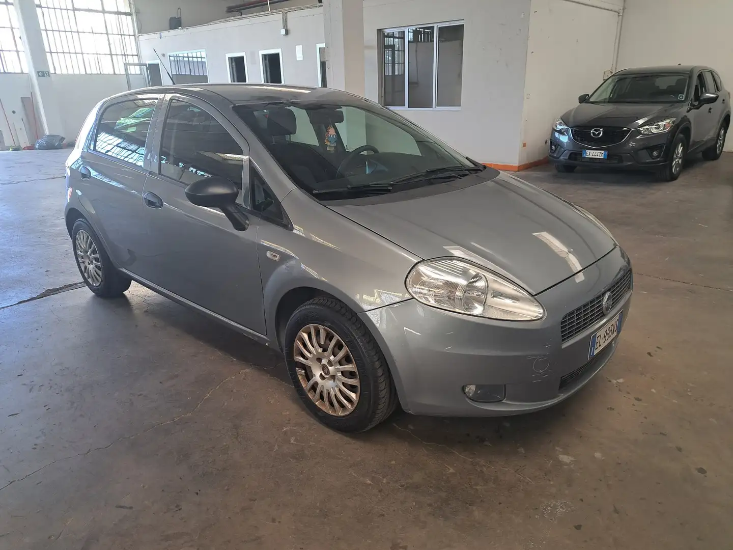 Fiat Punto Evo Punto III 2009 Evo 5p 1.2 Dynamic s Grijs - 2